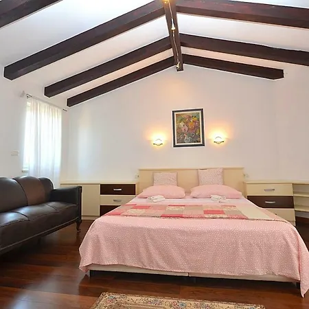 Sverko Holiday home *